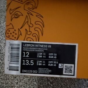 Nike LeBron Witness VII Athletic Shoes